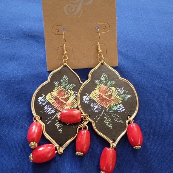 Earrings - Picture 1 of 1